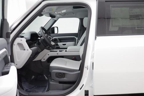 2026 Land Rover Defender P400 X-Dynamic SE