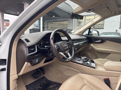 2019 Audi Q7 55 Premium Plus
