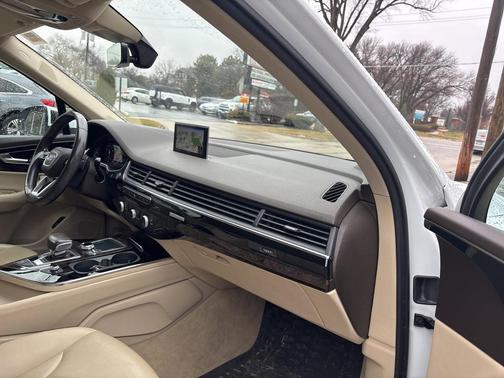 2019 Audi Q7 55 Premium Plus