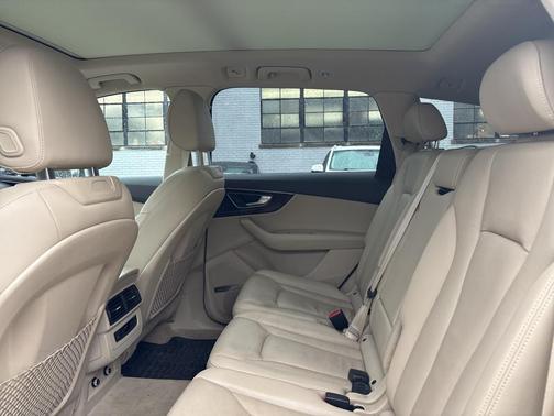 2019 Audi Q7 55 Premium Plus