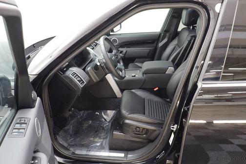 2025 Land Rover Discovery P300 S