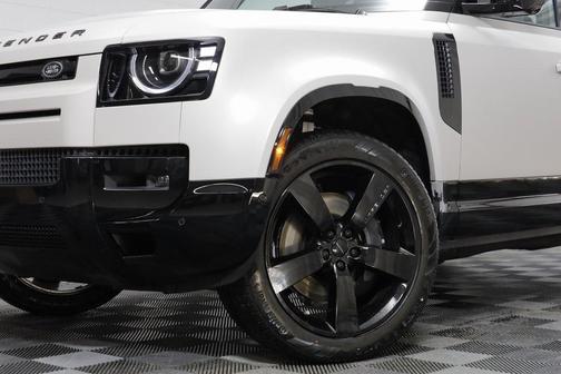 2026 Land Rover Defender X-Dynamic SE