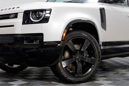 2026 Land Rover Defender P400 X-Dynamic SE