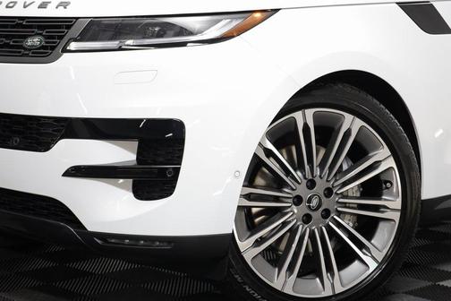 2025 Land Rover Range Rover Sport SE