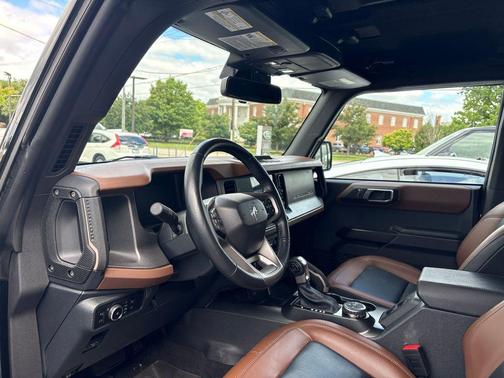 Shadow Black 2024 Ford Bronco Outer Banks