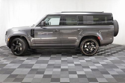 1au 2026 Land Rover Defender P300 S
