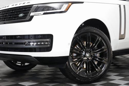 2025 Land Rover Range Rover SE