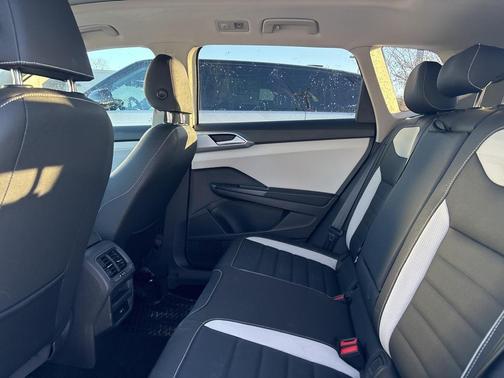 2025 Volkswagen Taos 1.5T SEL