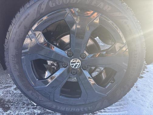 2025 Volkswagen Taos 1.5T SEL