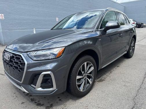 Daytona Gray Pearl Effect 2023 Audi Q5 45 S line Prestige