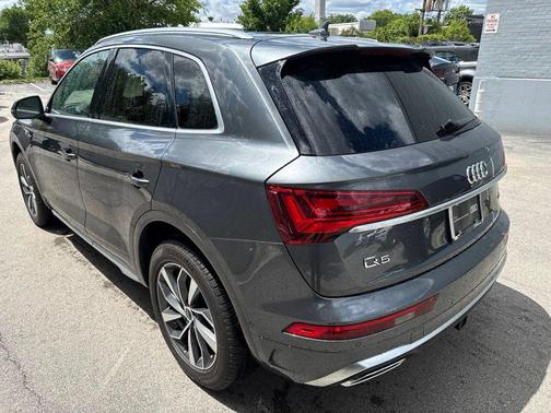 Daytona Gray Pearl Effect 2023 Audi Q5 45 S line Prestige