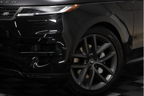 2025 Land Rover Range Rover Sport SE