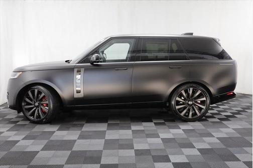2025 Land Rover Range Rover SV