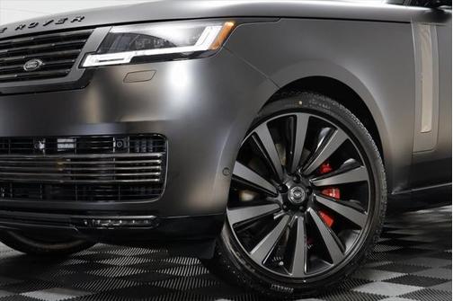 2025 Land Rover Range Rover SV