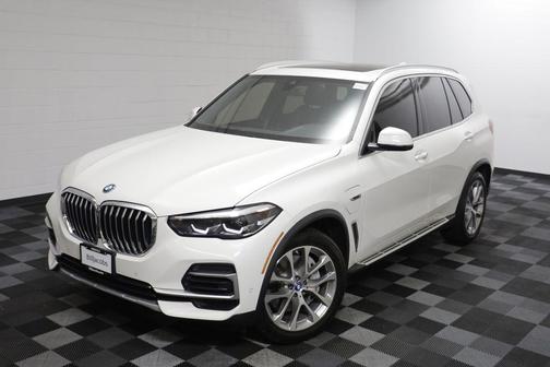 Alpine White 2023 BMW X5 PHEV xDrive45e