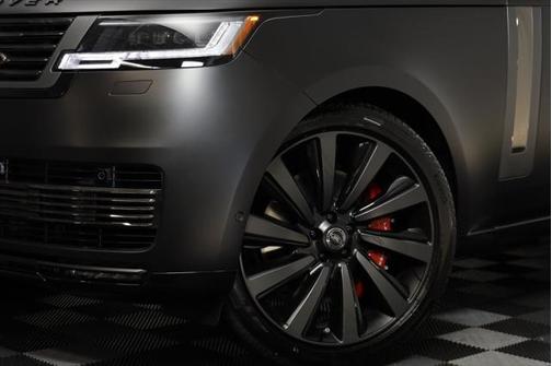 2025 Land Rover Range Rover SV