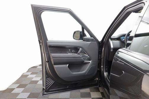 2026 Land Rover Range Rover P400 SE