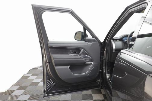 2026 Land Rover Range Rover SE