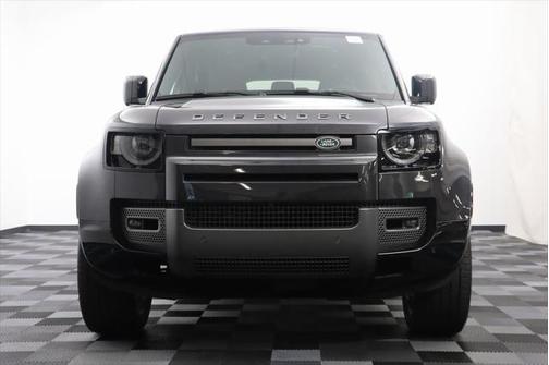 2024 Land Rover Defender 130 P400 Outbound
