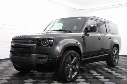 2024 Land Rover Defender 130 P400 Outbound