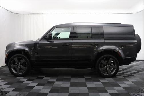 2024 Land Rover Defender 130 P400 Outbound