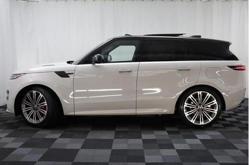 2025 Land Rover Range Rover Sport SE