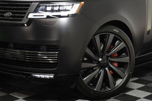 Obsidian Black SV Bespoke Ultra Metallic Satin 2026 Land Rover Range Rover SV