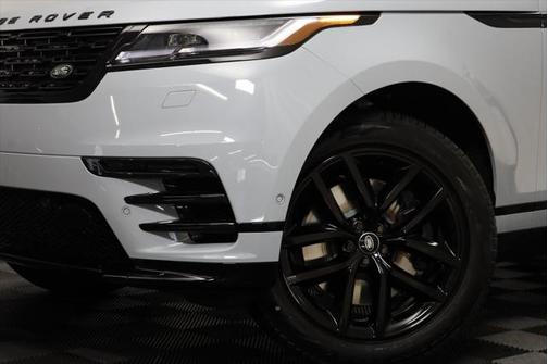 2026 Land Rover Range Rover Velar Dynamic SE