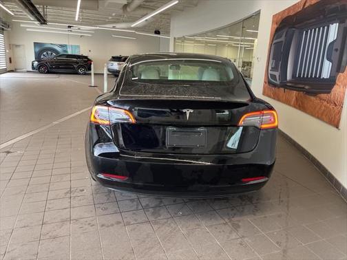 2022 Tesla Model 3 Standard Range