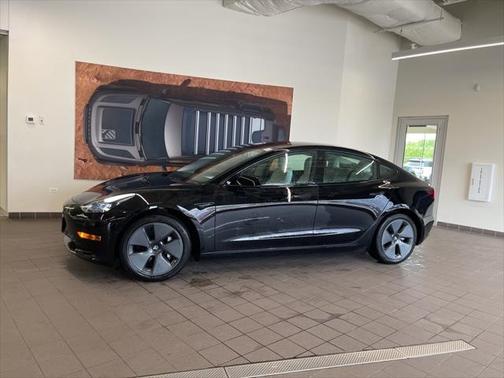 2022 Tesla Model 3 Standard Range
