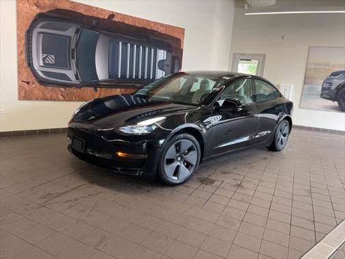 2022 Tesla Model 3 Standard Range