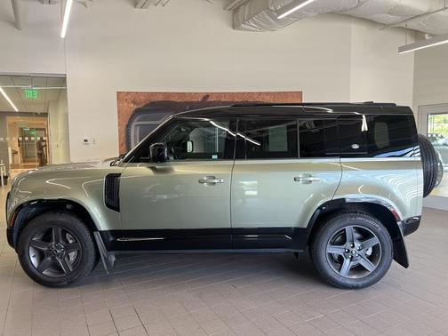 2022 Land Rover Defender 110 X-Dynamic HSE
