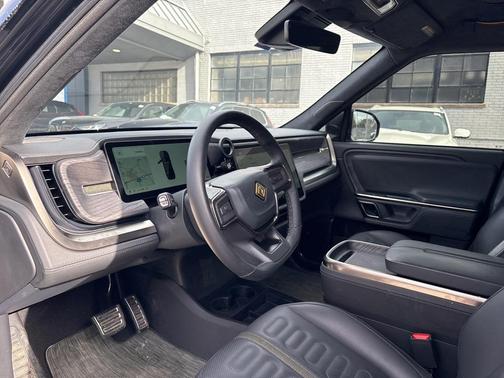 2024 Rivian R1S Adventure Quad Motor Large Pack