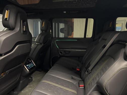 2024 Rivian R1S Adventure Quad Motor Large Pack