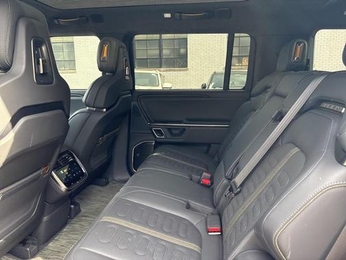 2024 Rivian R1S Adventure Quad Motor Large Pack