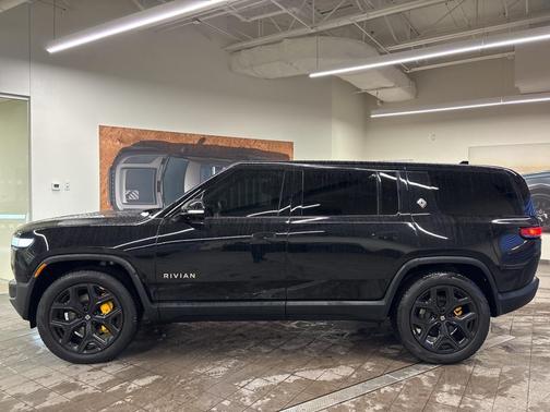 2024 Rivian R1S Adventure Quad Motor Large Pack