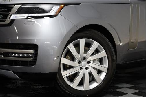2025 Land Rover Range Rover P550e SE