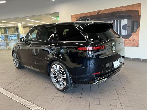2025 Land Rover Range Rover Sport SE