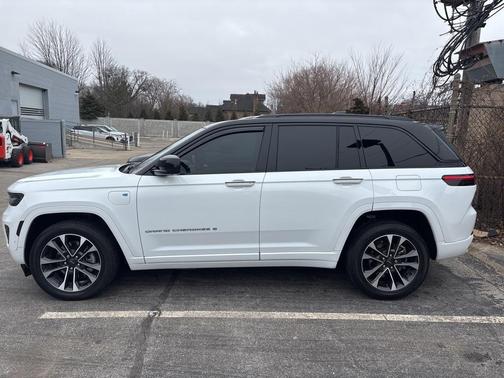 2023 Jeep Grand Cherokee 4xe Overland