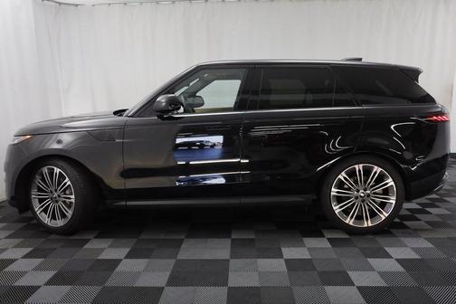 2025 Land Rover Range Rover Sport SE