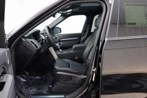 2026 Land Rover Discovery Tempest Edition