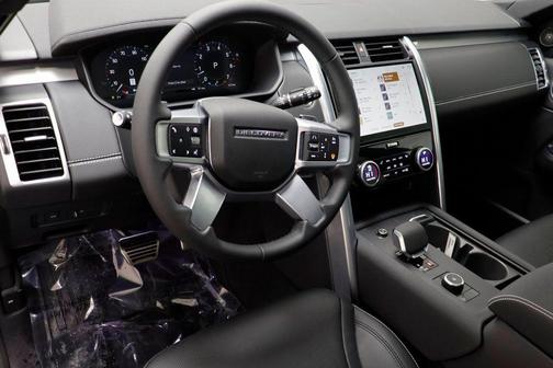 2026 Land Rover Discovery Tempest Edition