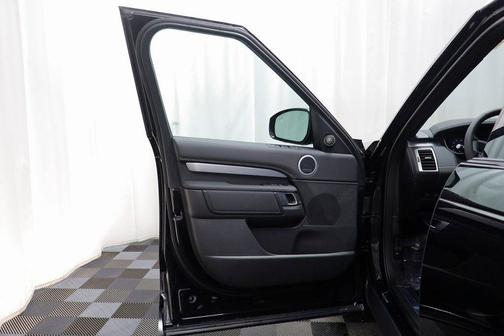 2026 Land Rover Discovery Tempest Edition