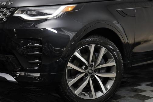 2026 Land Rover Discovery Tempest Edition