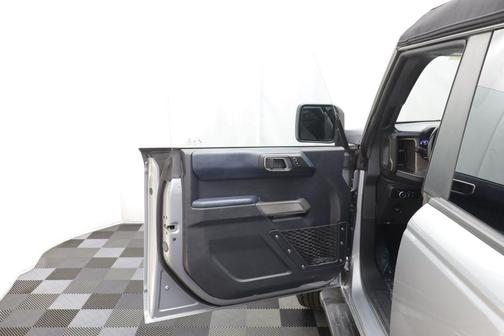 Iconic Silver Metallic 2023 Ford Bronco Outer Banks