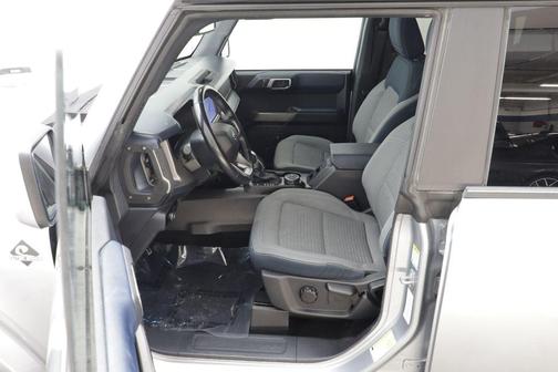 Iconic Silver Metallic 2023 Ford Bronco Outer Banks
