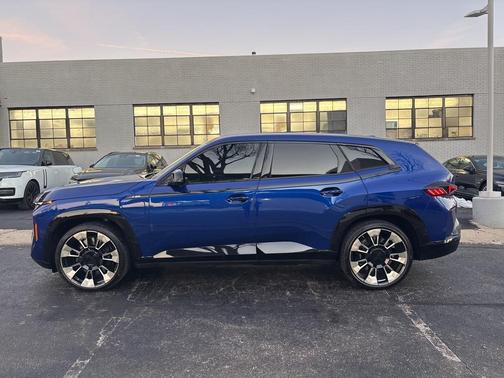 2023 BMW XM Base