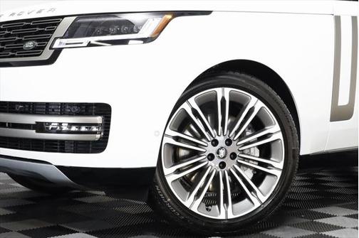 2025 Land Rover Range Rover P530 SE