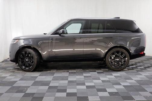 2025 Land Rover Range Rover P530 SE