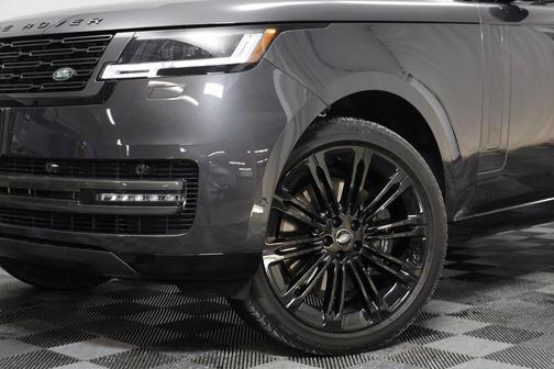 2025 Land Rover Range Rover P530 SE